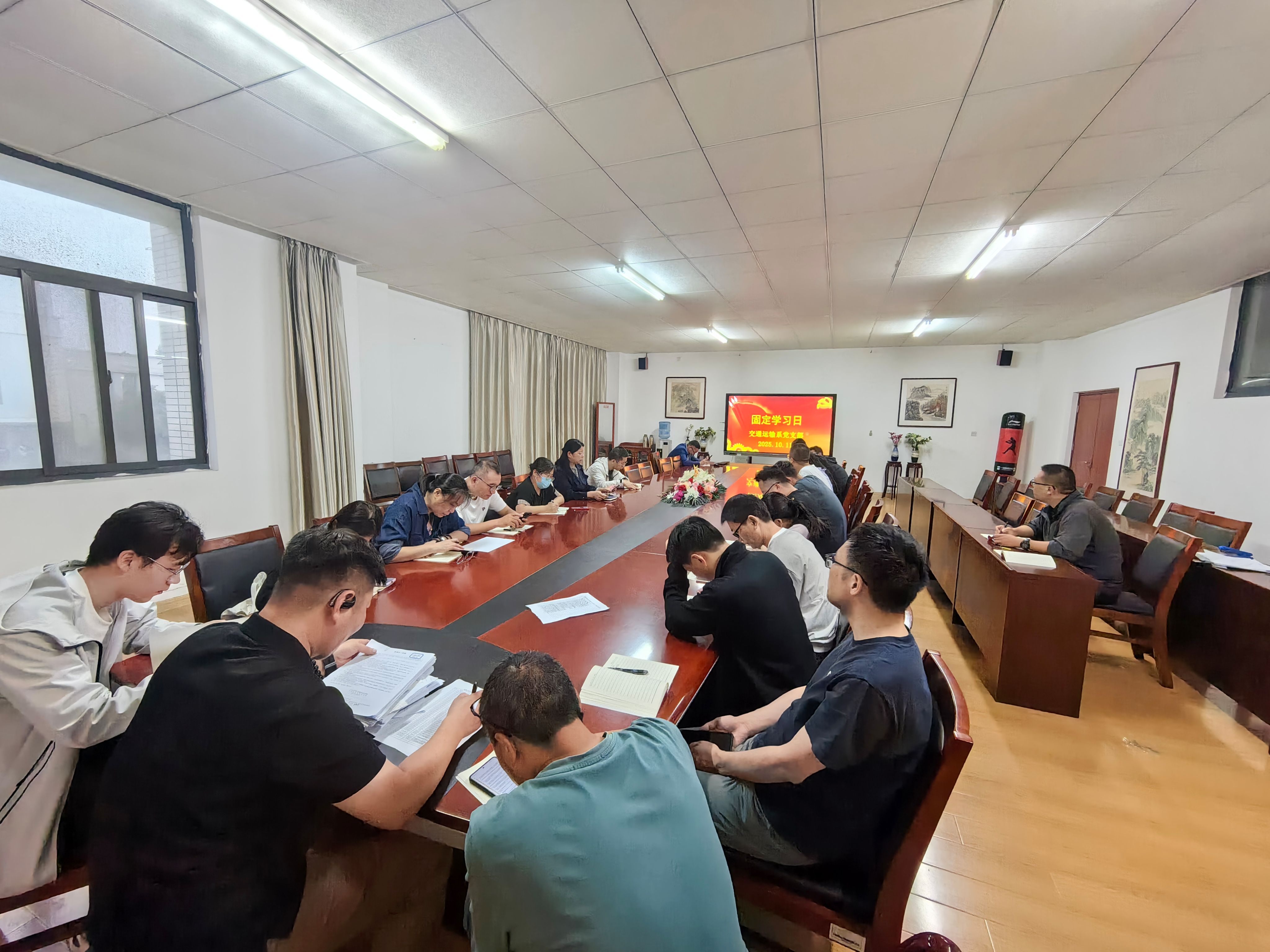 56e8d782d606d62fd12d6dd57bdf282